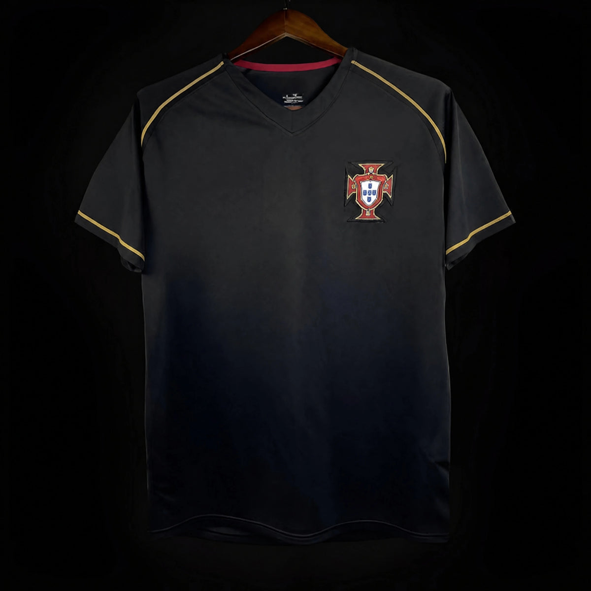 MAILLOT RÉTRO PORTUGAL 2006 EXTÉRIEUR NOIR