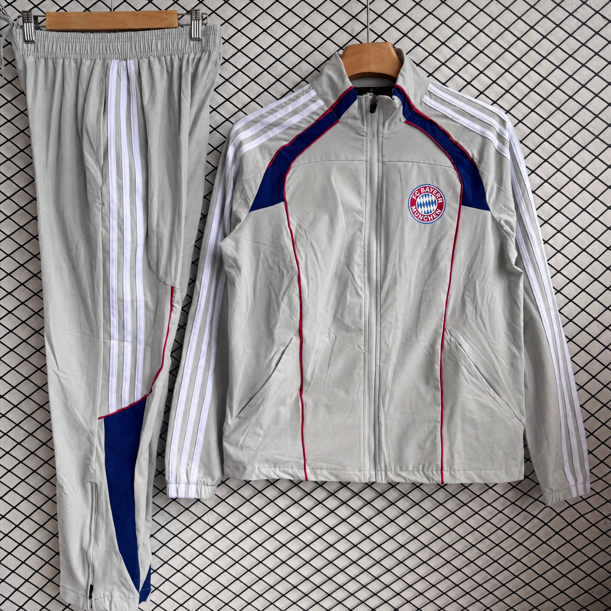 SURVÊTEMENT BAYERN MUNICH 25/26 GRIS