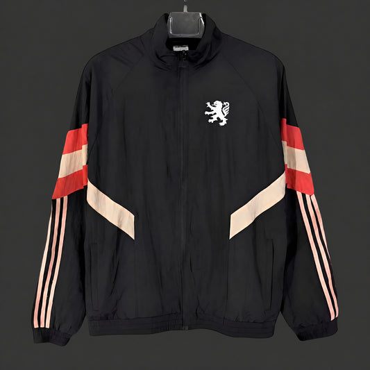 VESTE MANCHESTER UNITED COUPE-VENT 25/26 NOIR ET BLANC