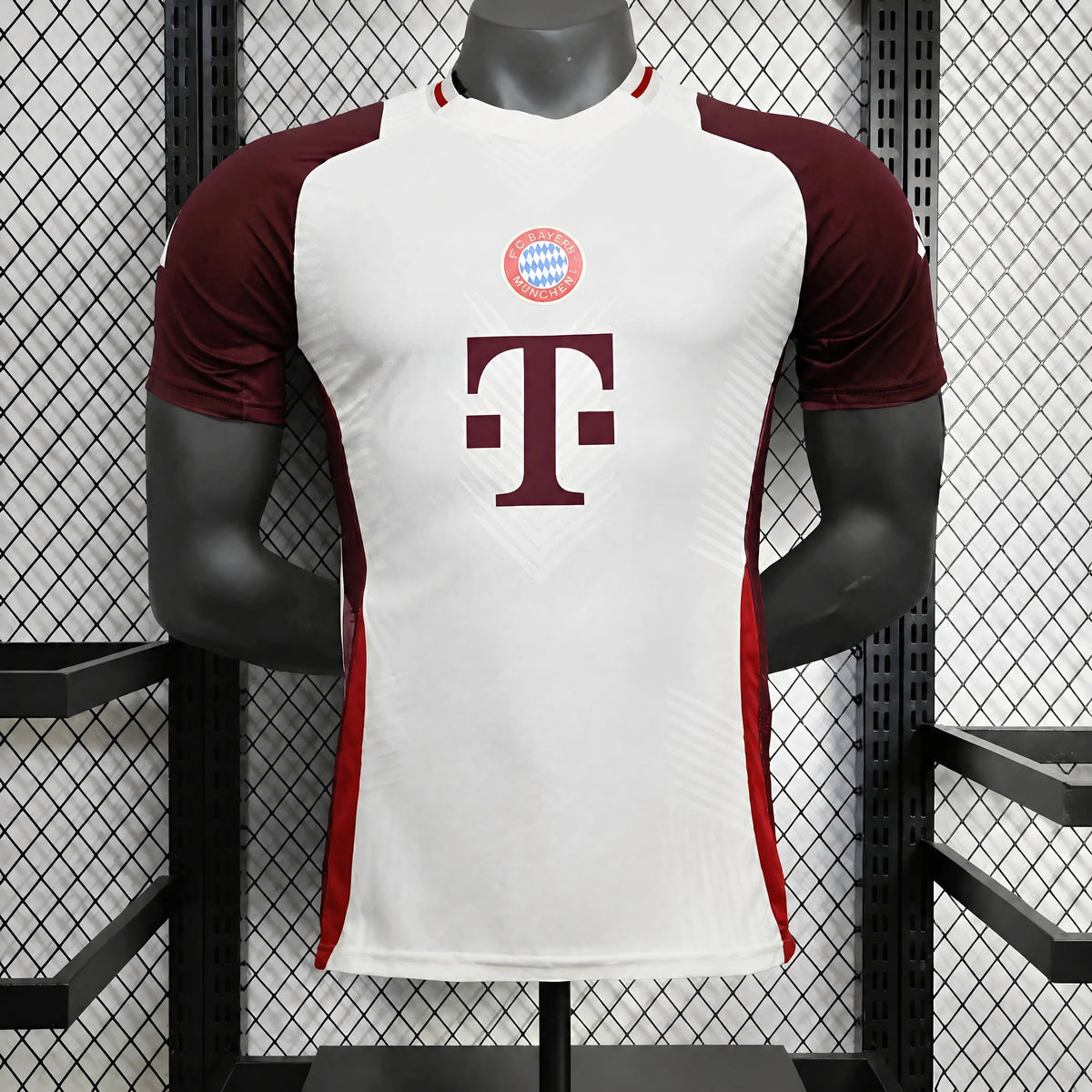 MAILLOT BAYERN MUNICH PLAYER 25/26 ENTRAINEMENT BLANC ET BORDEAUX