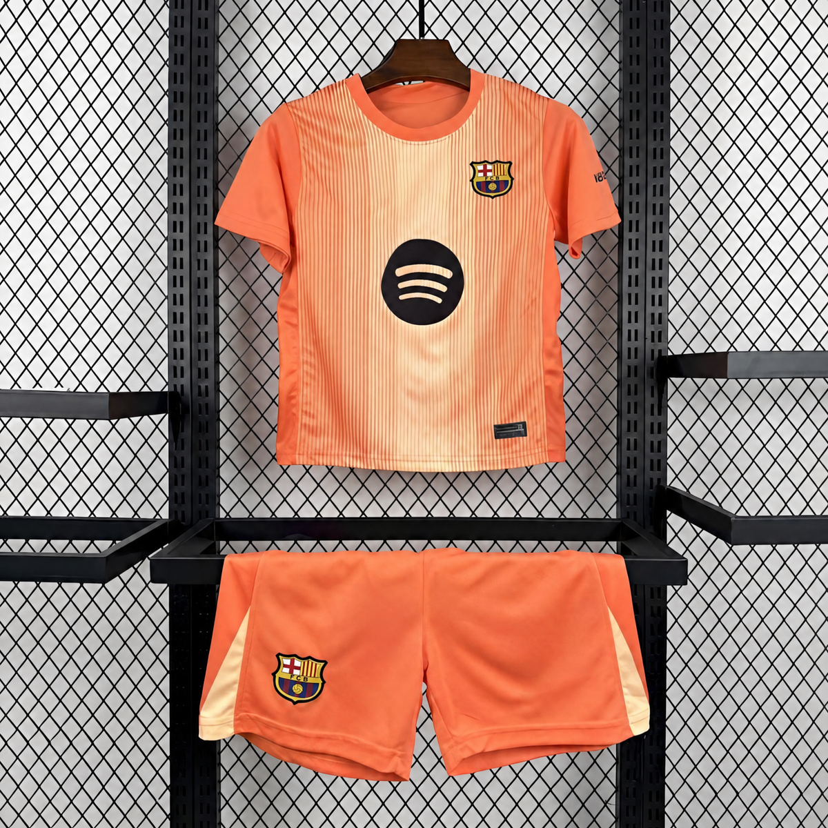KIT ENFANT BARCELONE 25/26 GARDIEN ORANGE