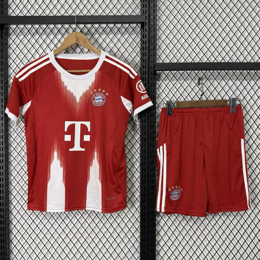 KIT ENFANT BAYERN MUNICH 25/26 DOMICILE