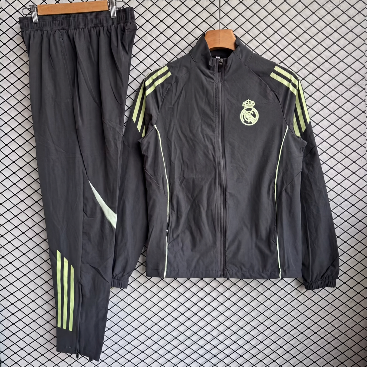 SURVÊTEMENT REAL MADRID 25/26 GRIS FONCÉ